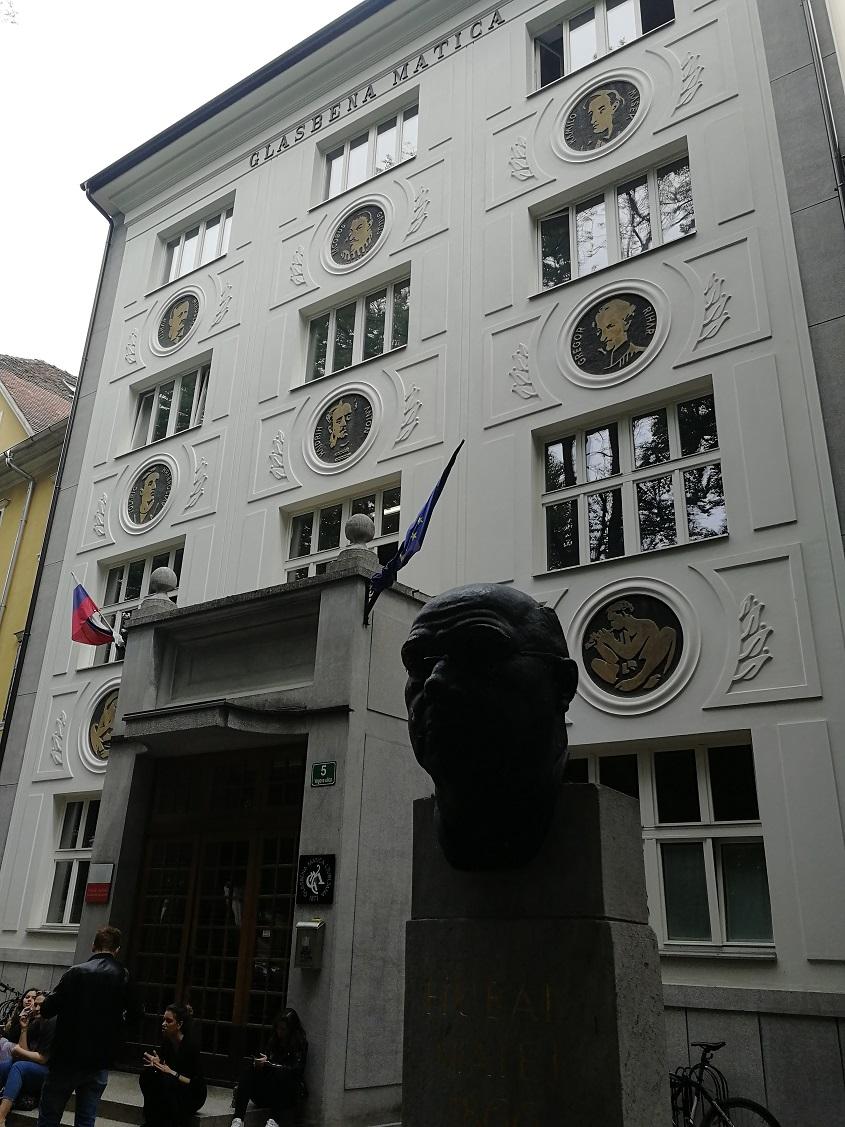 Ali je temelj svobodne države svobodno društvo ?