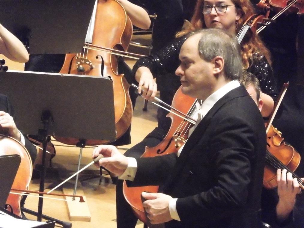 Odlični Tajski filharmonični orkester bi si zaslužil večji obisk