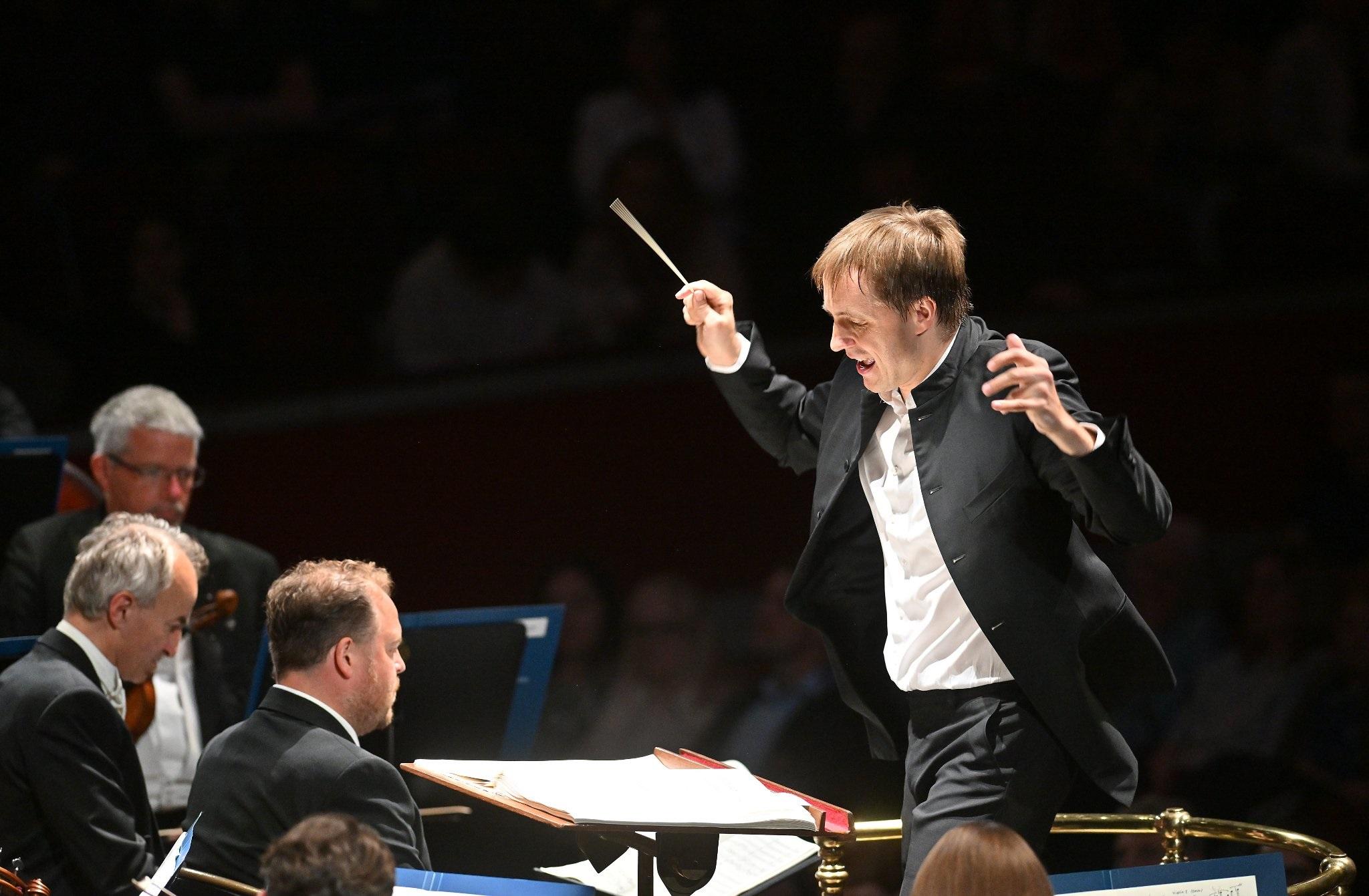 Lana Trotovšek z Londonskim kraljevim filharmoničnim orkestrom