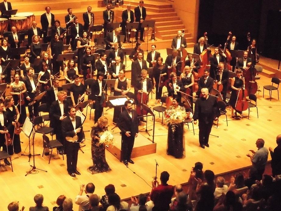 Lady Macbeth: “Pot k moči je prepolna zločinov!”