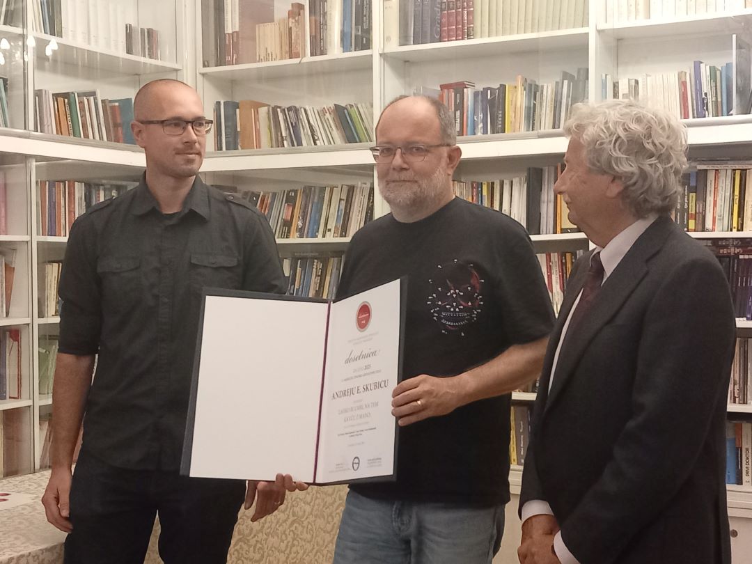 Dobitnik literarne nagrade desetnica je Andrej E. Skubic