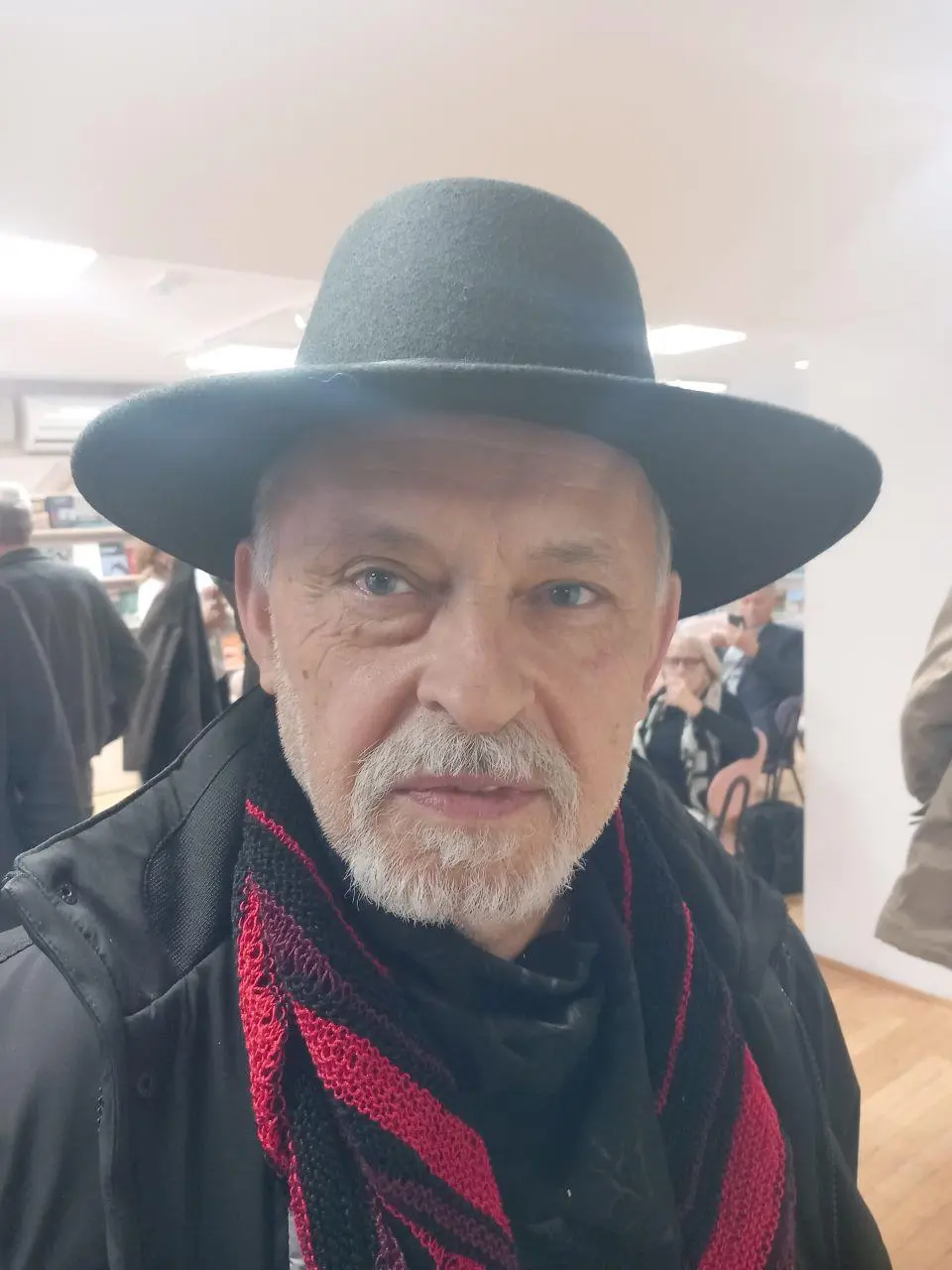 Novi Moderni klasiki in ljubezenska poezija Ferija Lainščka pri CZ