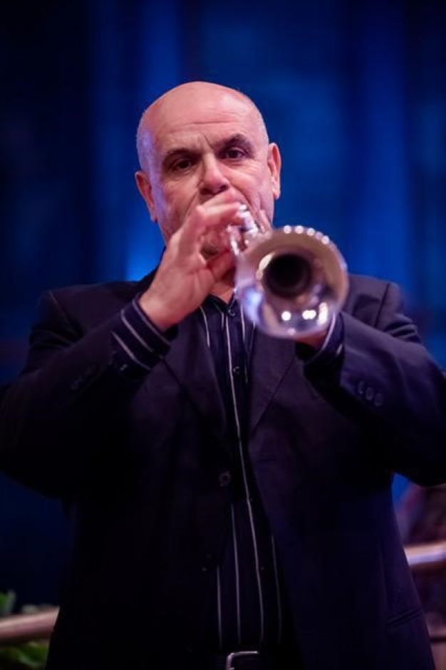 Ensemble Dissonance – Dialog strun in trobente