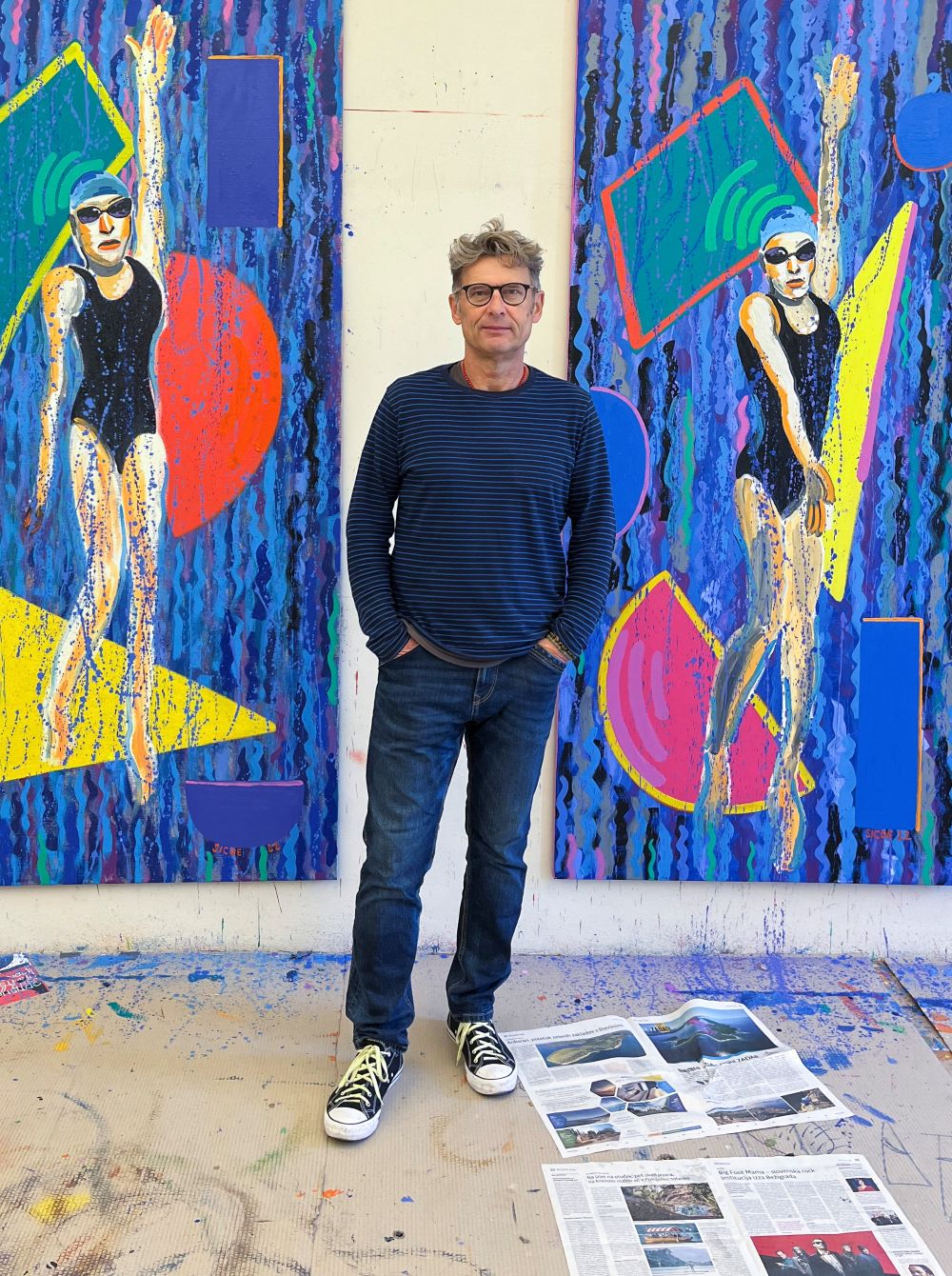 Slikar Silvester Plotajs Sicoe z razstavo Kako sanjati nazaj ? v Mestni galeriji