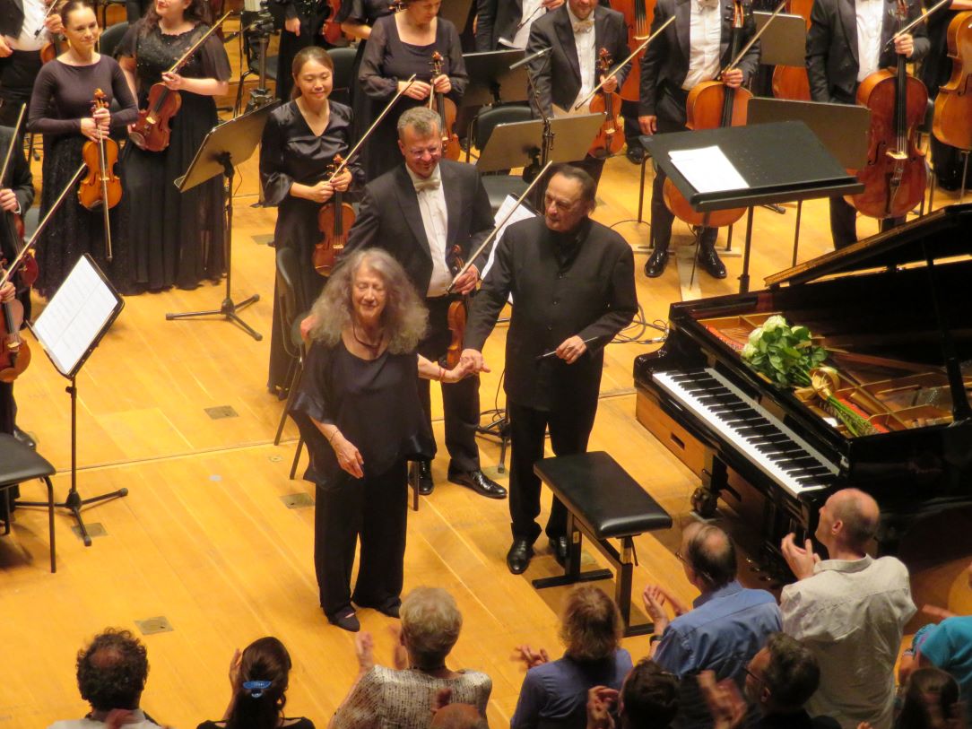 Ovacije za Martho Argerich, a tudi za dirigenta in Slovensko filharmonijo – 1
