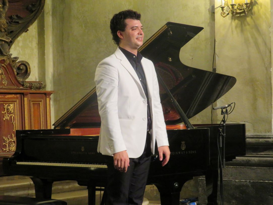 Španski pianist Leo de María z recitalom navdušil